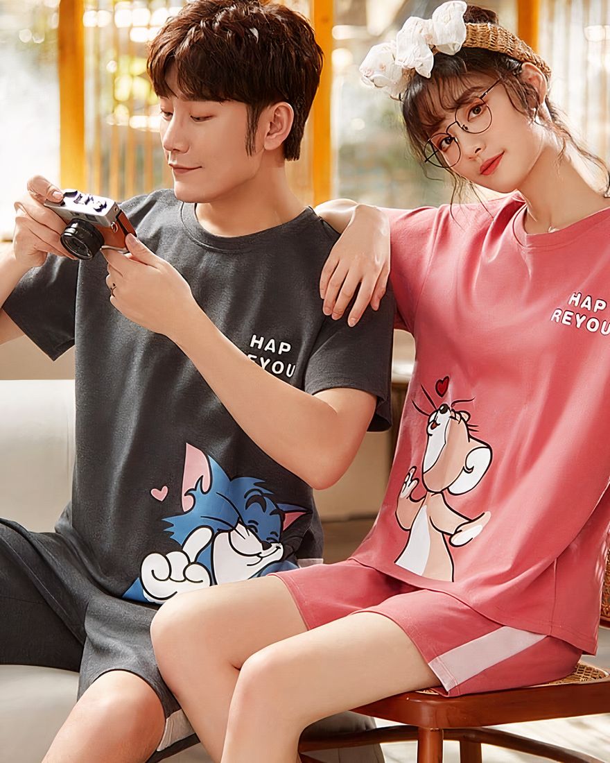 Two-piece cotton pajamas t-shirt and shorts Tom or Jerry pattern for fashionable couple