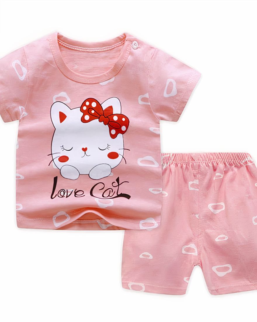 Two-piece t-shirt and shorts cat pattern in pink cotton worn fashionable