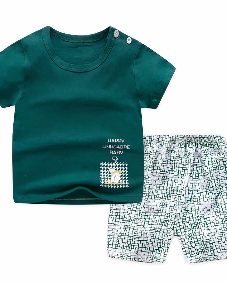 Two-piece pajamas with green t-shirt and cotton shorts in fashion