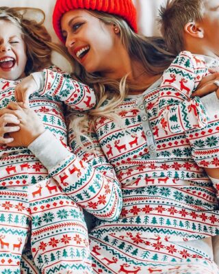 Christmas pajamas for the whole family small deer prints very fashionable