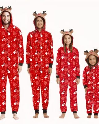 Christmas pyjamas with snowmen for the family in fashion