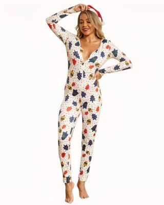 Pyjama suit sexy long white sleeves for women worn by a fashionable woman