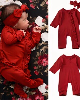 Red Christmas romper for baby girl and boy from 0 to 18 months very fashionable worn by a baby