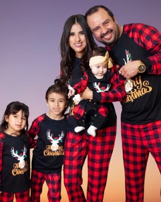 Fashionable full Christmas pajamas for the whole family