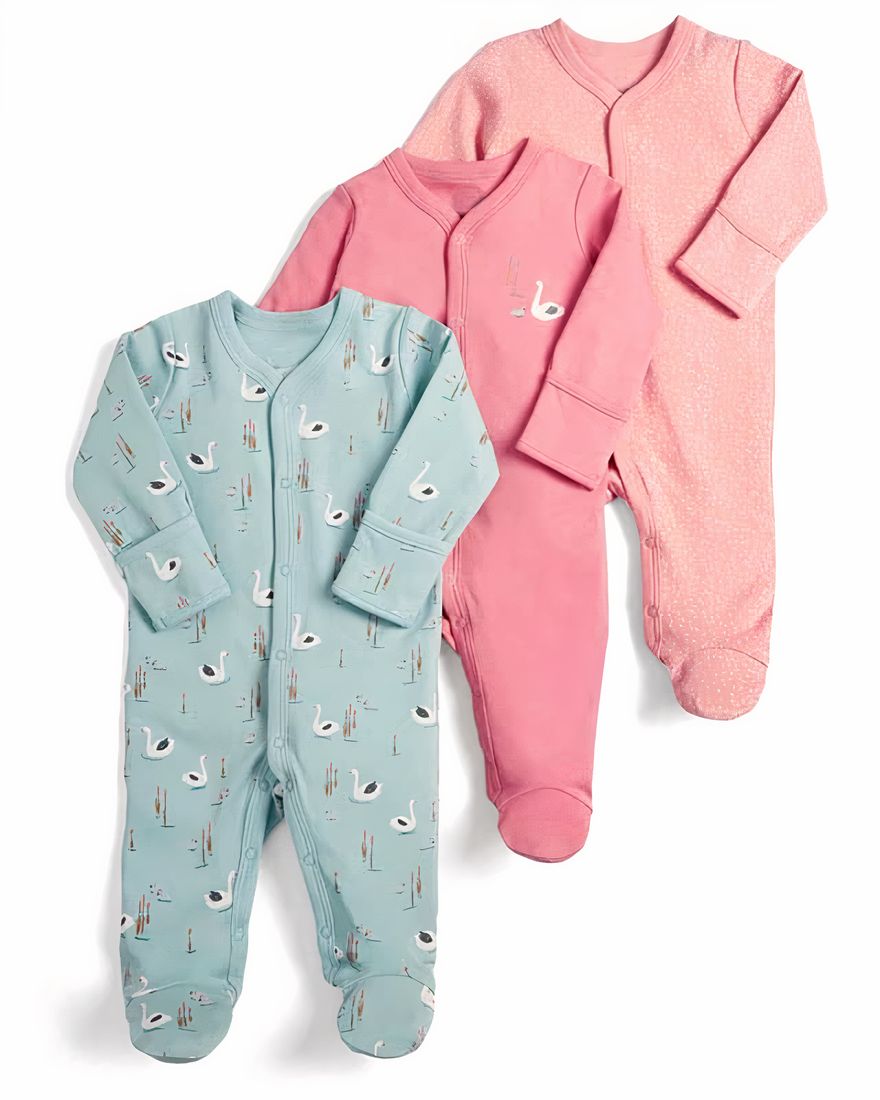 3-piece baby pyjama suit with goose motif and white background