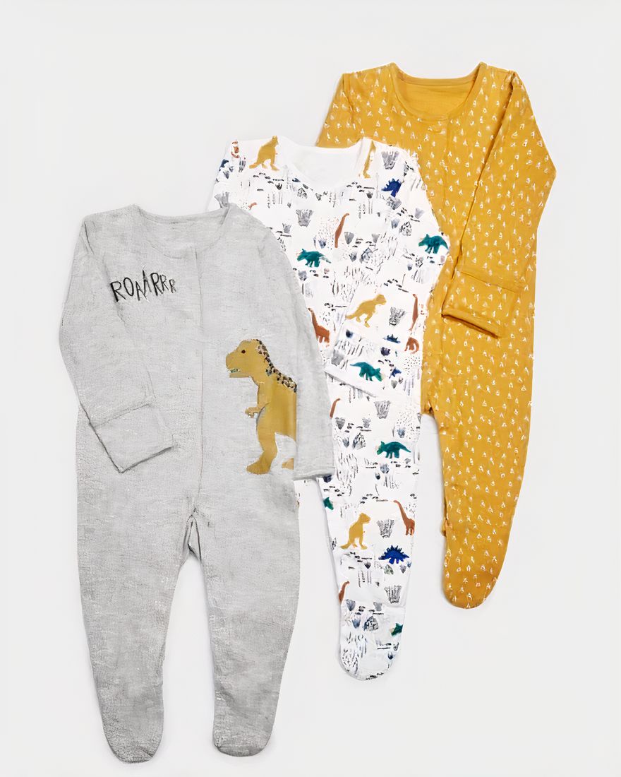 3-piece baby pyjama suit with dinosaur design and grey background