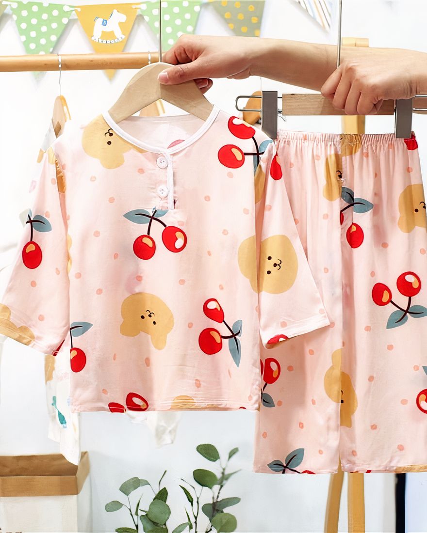 Pyjamas in cotton with half-length sleeves and bear design for children in pink on a belt