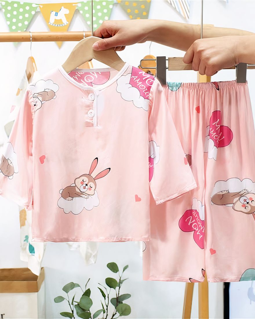 Summer pajamas in cotton with half-length sleeves and pink sleeping rabbit on a belt